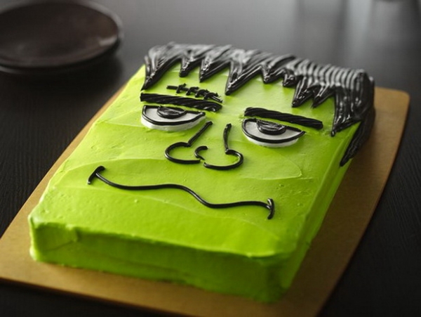 idée-originale gâteau d`Halloween tête-humain-verte