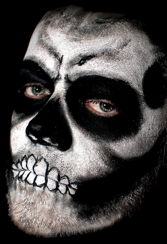 idée-maquillage-d`Halloween-crâne-humain