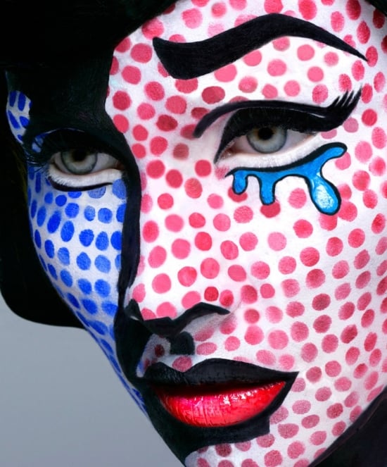 maquillage-d`Halloween-art-populaire-larmes-points-rouges-bleus
