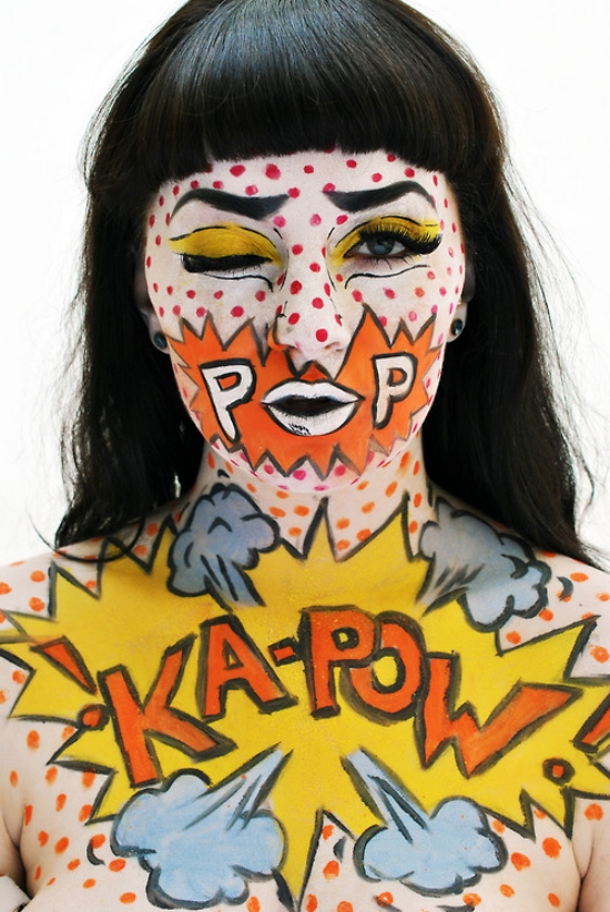 maquillage d`Halloween art-populaire-cheveux-noirs