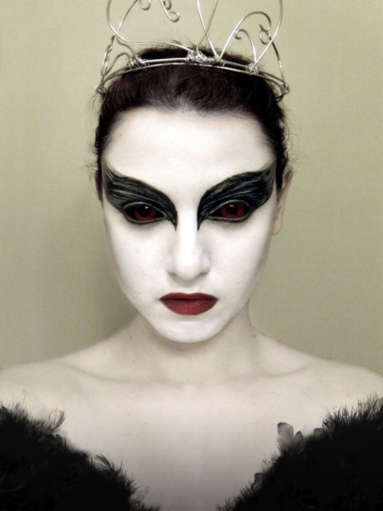 maquillage d`Halloween couleur-noire-couronne