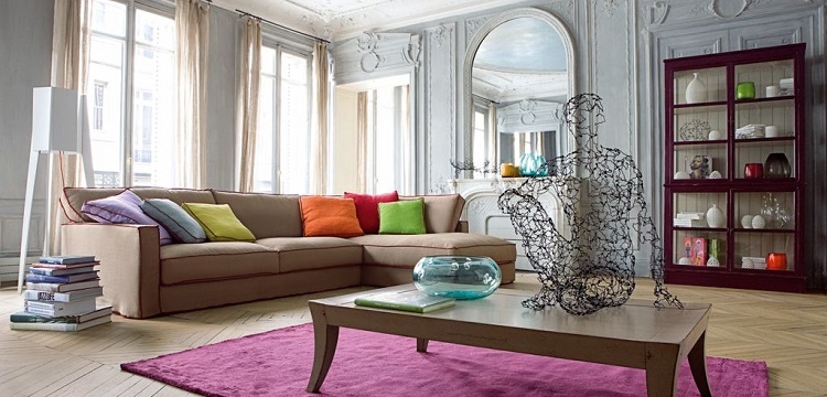 meubles-salon-design-Roche-Bobois-canapé-angle-beige-coussins