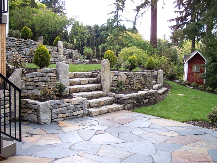 mur de jardin -soutènement-pierre-naturelle-jardin-terrasse