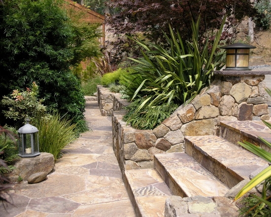 mur en pierre escalier-jardin-design-naturel