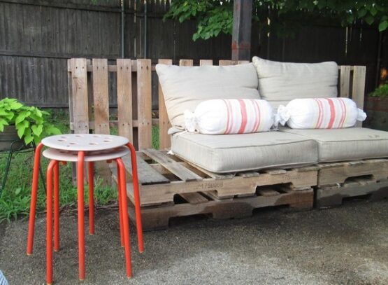 palettes en bois -banc-jardin-palettes-metelas