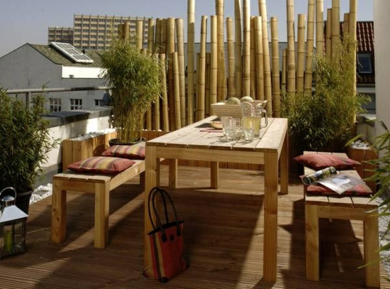 palissade-bambou-coupé-planté-balcon-zen-mobilier-bois