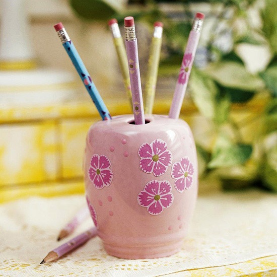 porte-crayons-décoré-fleurs- bricolage-enfants