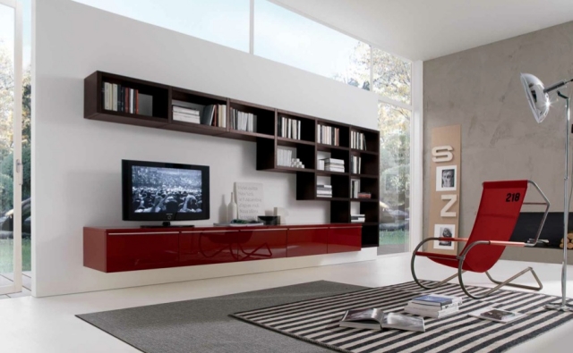 salon moderne avec des accessoires en rouge