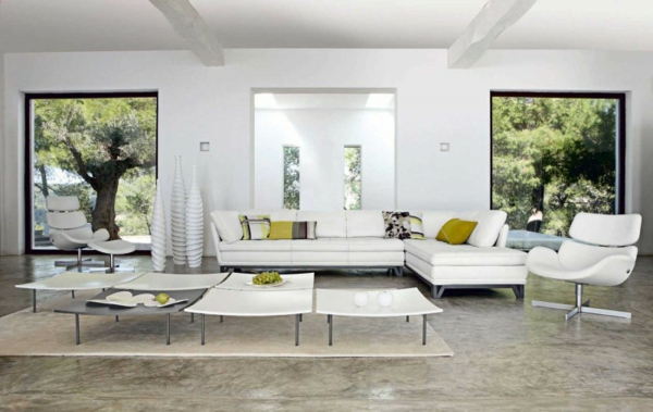 meubles de salon table-design-blnache-canapé-grand-coussins-chaises