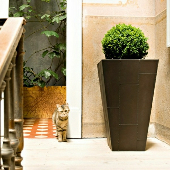 éxtérieur-déco-jardin-vase-grand pots à fleurs et jardinières