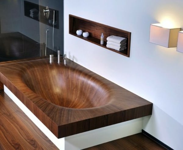 salle de bains avec baignoire en-forme-ovale-bois