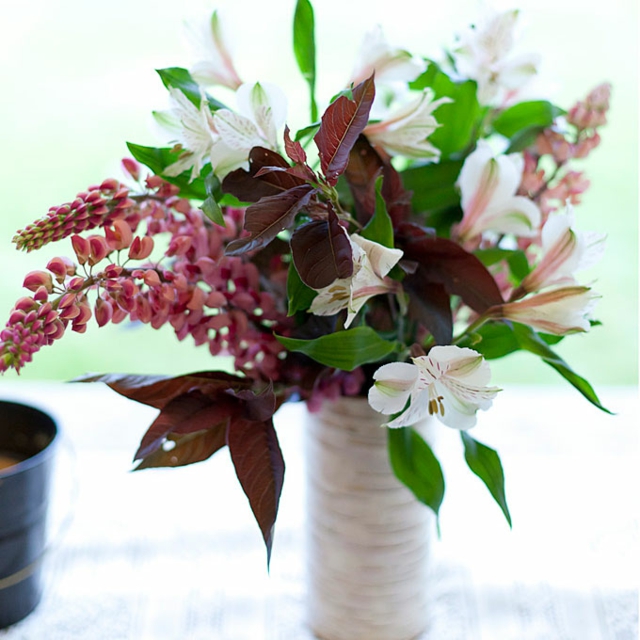 belle-déco-florale-de-table-bouquet-vase-original
