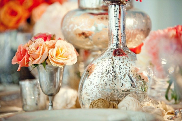 belle déco florale de table vase-métal-bouquet-roses