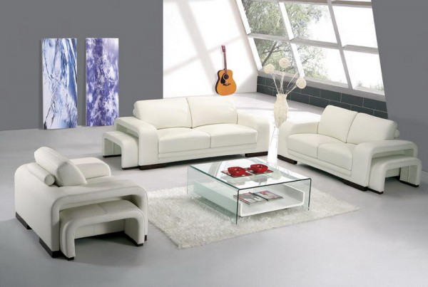 blanc-salon-moderne-canapé-cuir-table-verre-tapis