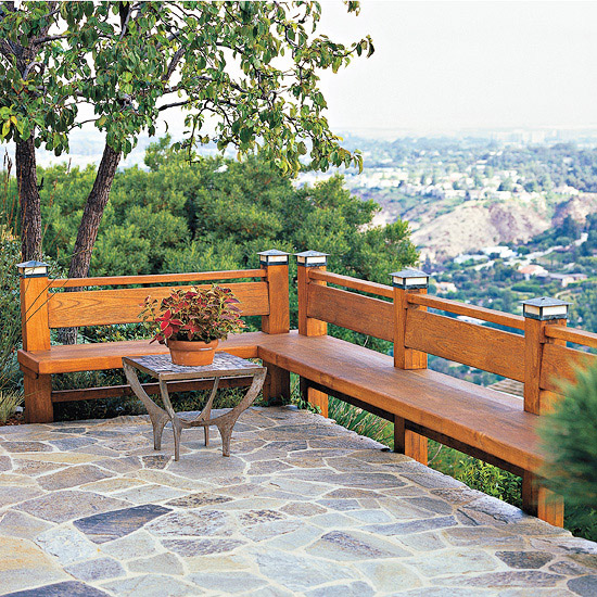 bois-bancs-attachés-vue-magnifique-terrasse