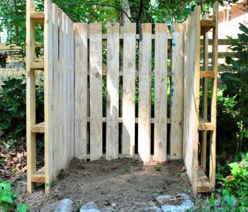 brise-vue-palettes-en-bois-jardin