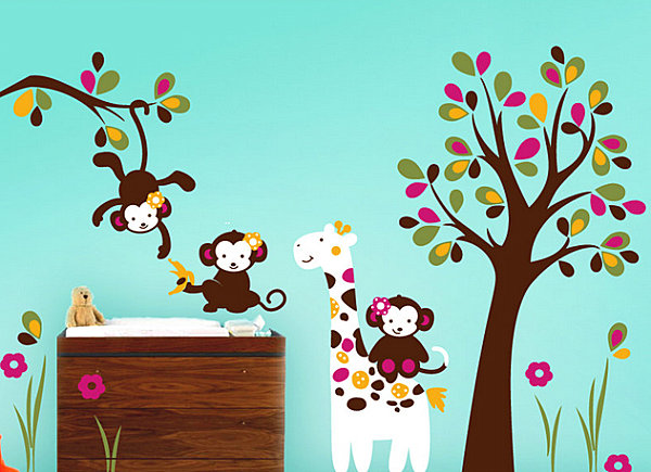 chambre-bebe  décoration murale singes-girafe