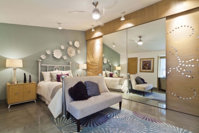 chambre-coucher-adulte-moderne-style-romantique-canapé-couleurs-claires