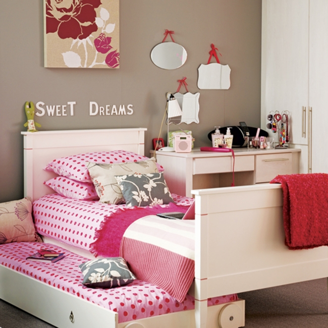 chambre-deux-enfants-filles-rose-framboise-lit-gigogne