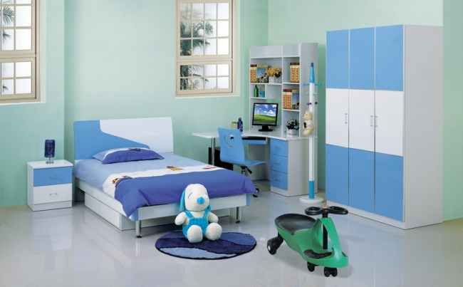 chambre d'enfant garçon-design-classique-blanc-bleu-clair-foncé