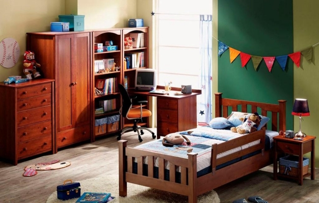chambre d'enfant garçon-mobilier-bois-mur-vert-forêt-pomme