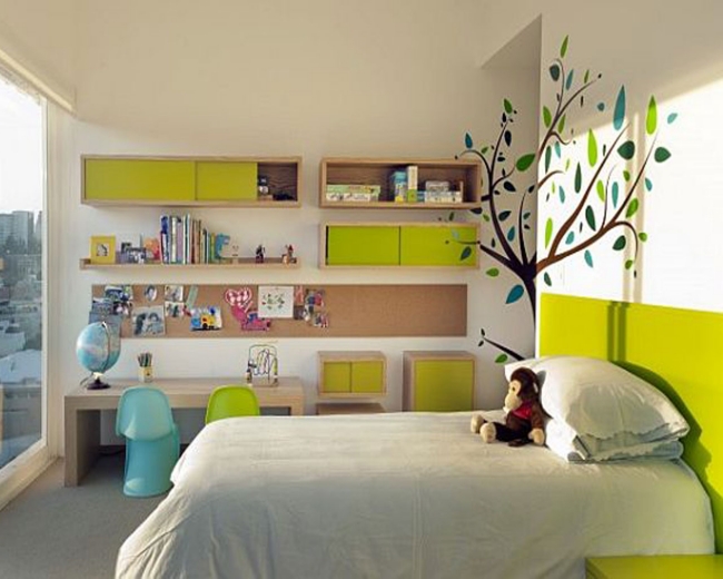 chambre-unisexe-garçon-fille-vert-réséda-vif-décoration-murale-arbre