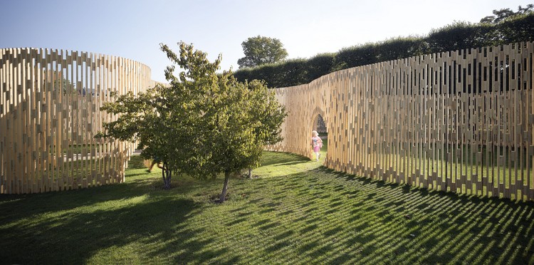 clôture de jardin -bois-perfore-moderne