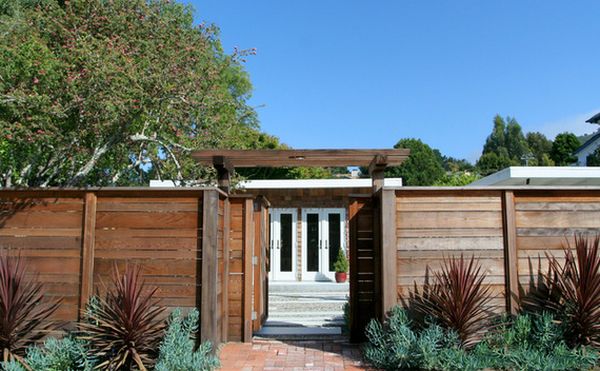 clôture-en-bois-latte-horizontal-maison-moderne