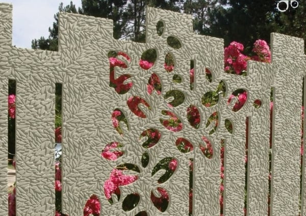 clôture-en-béton-éléments-floraux-décoration-fleurs-roses