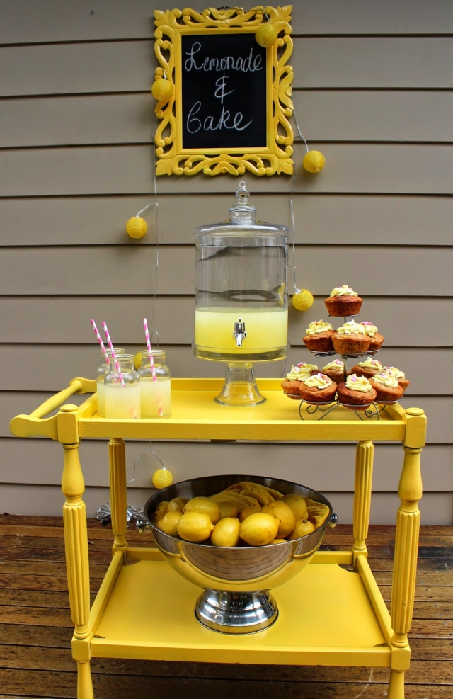 comptoir-limonade-jaune-DIY-idée projets pour l'extérieur DIY