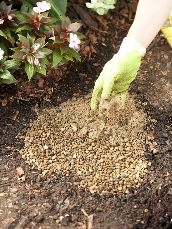 création-de-allée-de-jardin-diy-pierre-en-forme-de-feuille