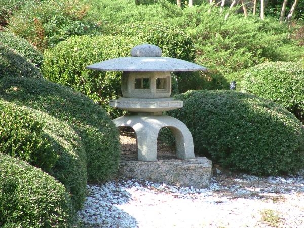 créer-jardin-japonais-en-16 étapes-pagode