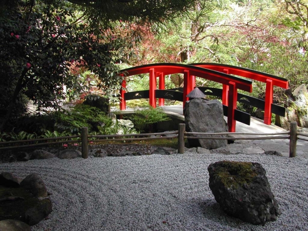 créer-jardin-japonais-en-16 étapes-pont