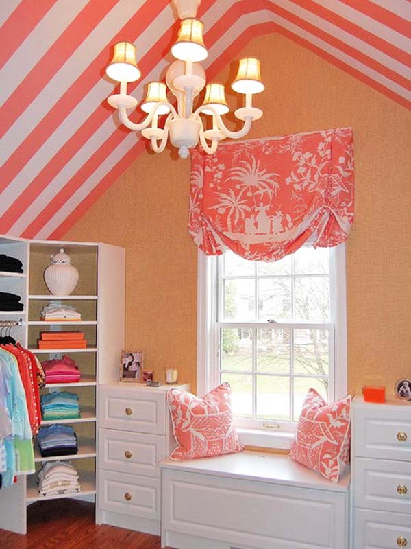 décoration-chambre-fille-rayure-rose-blanc-plafond-double-pente-combles