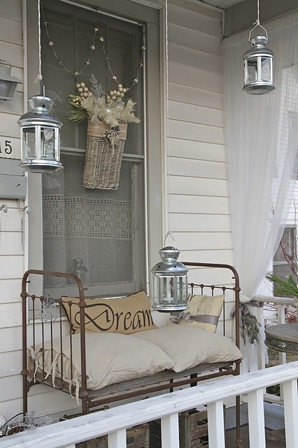 Mobilier shabby chic : couleurs et tendances dans le style Couleur désign Véranda