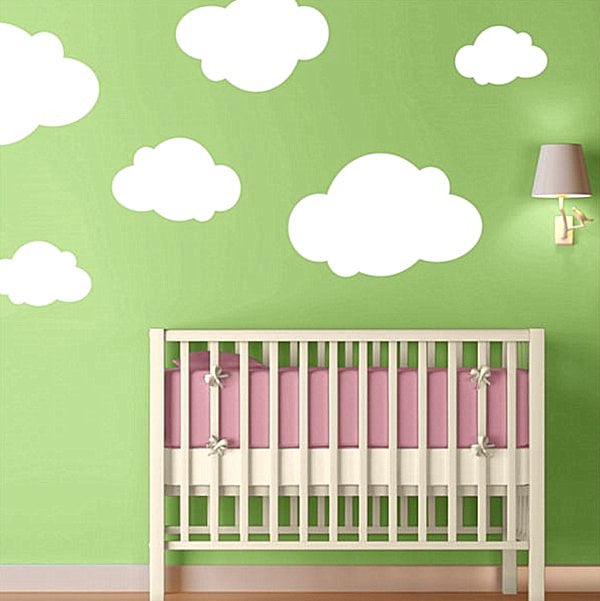 décoration murale nuages-chambre-bebe
