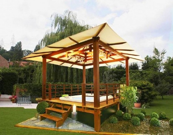 design-pergola-jardin-bois-décorative