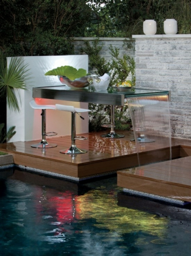 design-piscine-cascade-jardin piscine extérieure
