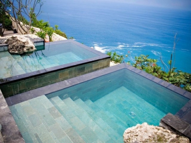 design-piscine-débordement-niveaux piscine extérieure