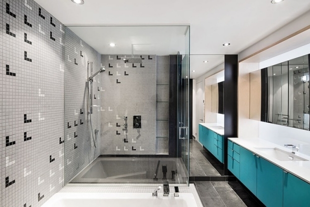 design-salle-bain-moderne-style-graphique-accent-bleu-paon-armoires-lavabo