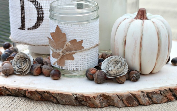 déco d’automne DIY -centre-table-citrouille-photophore-glands-présentoir-bois