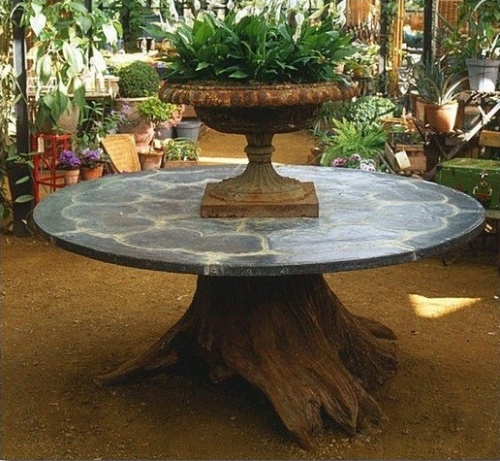 décoration-bois-tronc-arbre-jardin-pied-table-pierre