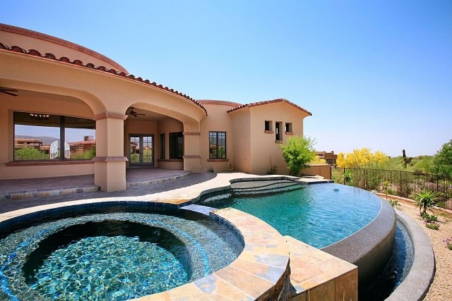 grande-villa-luxe-idée-aménagement-de-piscine