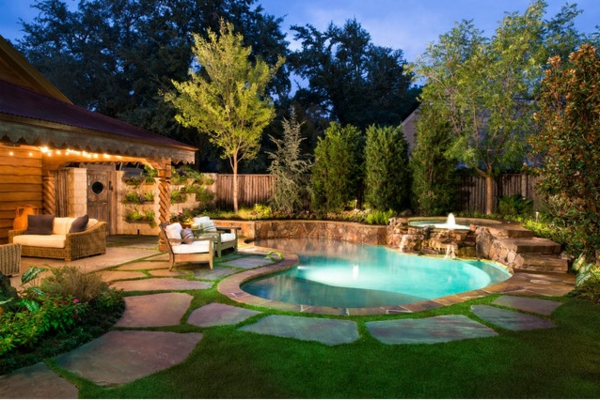 idée-piscine-spa-nage-jardin-décoratif piscine de jardin