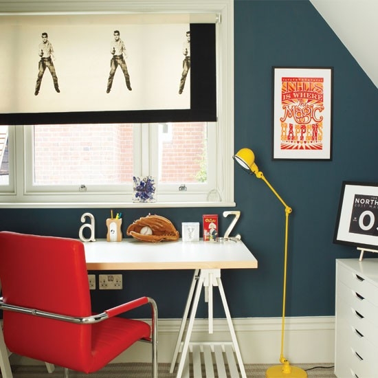 idées-créatives-mobilier-bureau-blanc-mur-bleu Mobilier de bureau