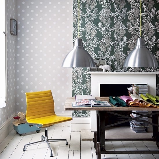 idées-créatives-mobilier-bureau-cheminée-chaise-jaune