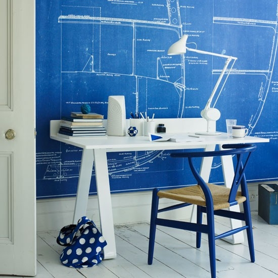 idées-créatives-mobilier-bureau-lampe-lecture-blanche-mur-bleu