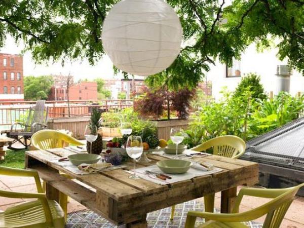 idées-pour-meubles-de-palettes-de-bois-patio-table-à-manger