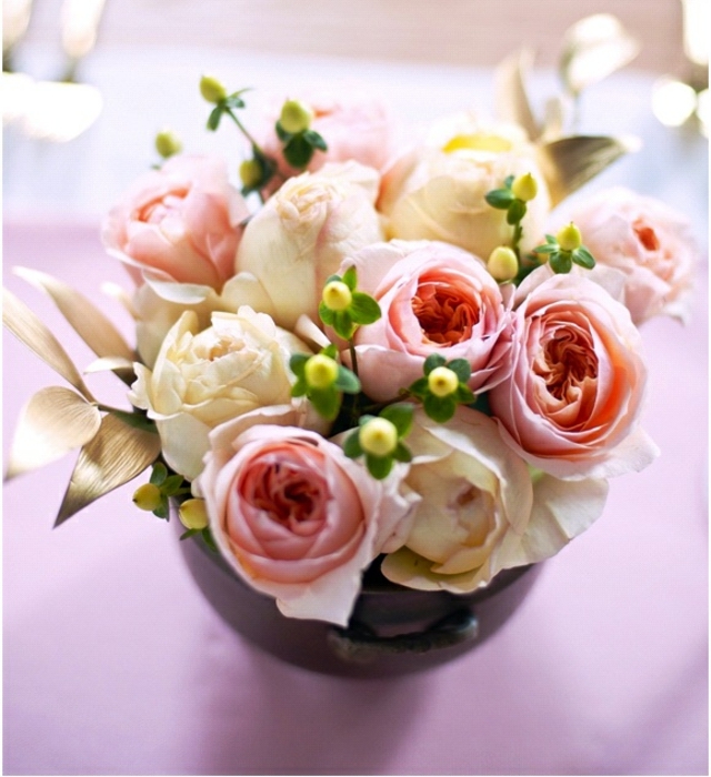 idée déco florale de table bouquet-roses-sympa