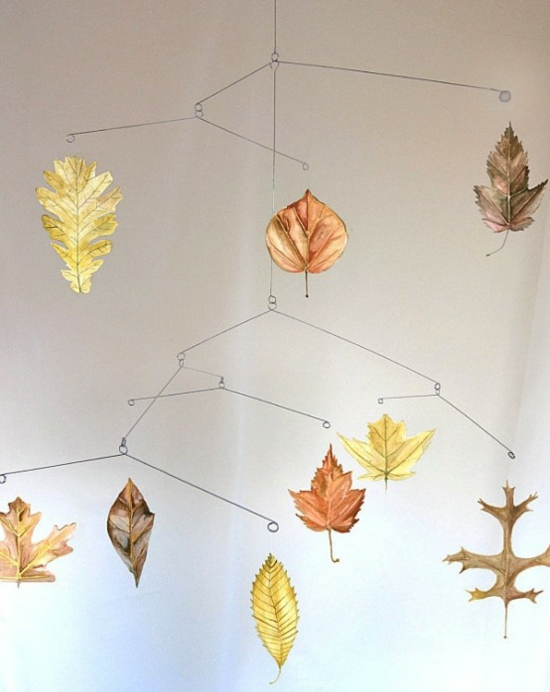idée-originale-déco-d'automne-feuilles-mur